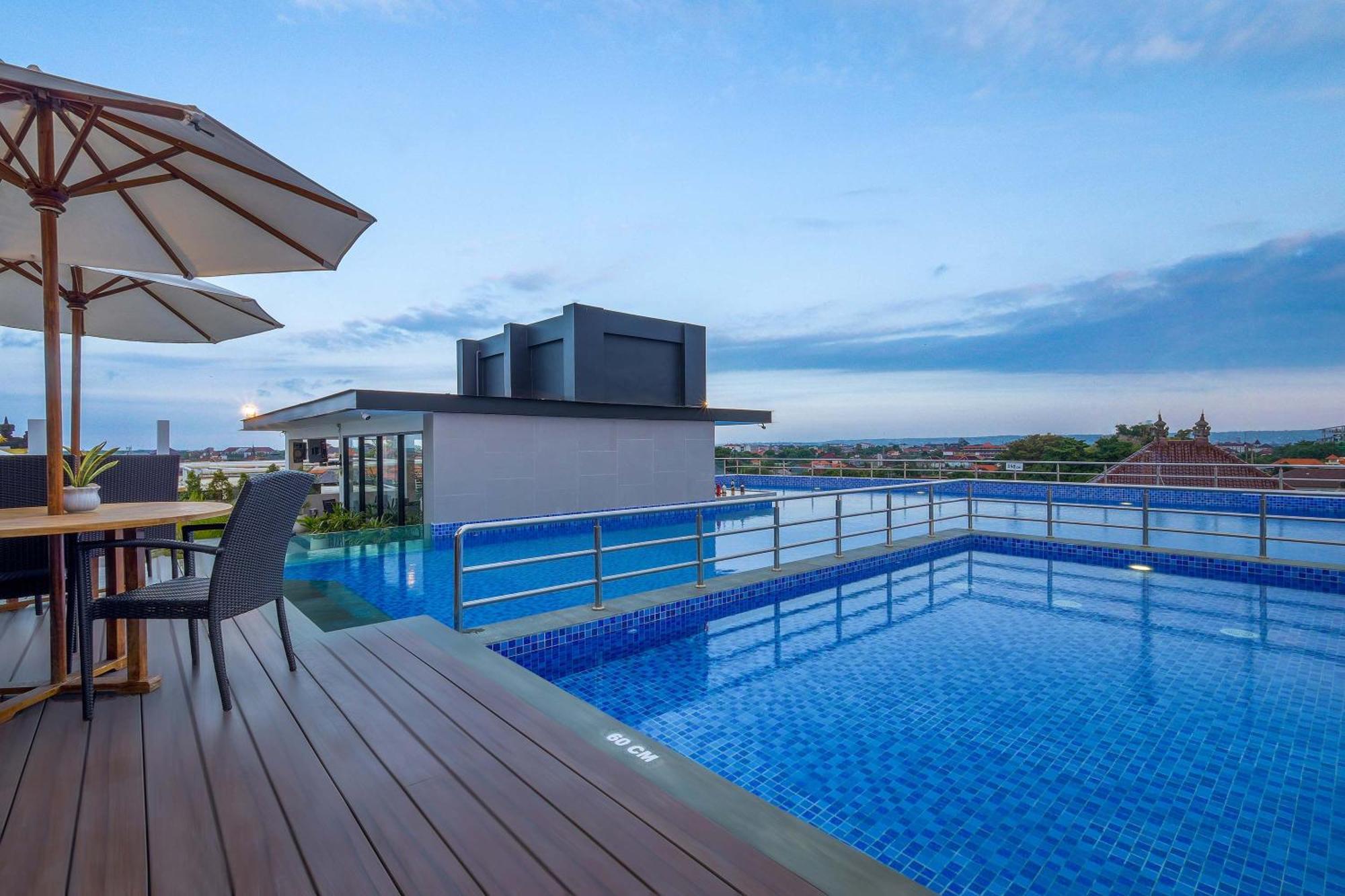 Royal Regantris Kuta Hotel Kuta  Exterior photo