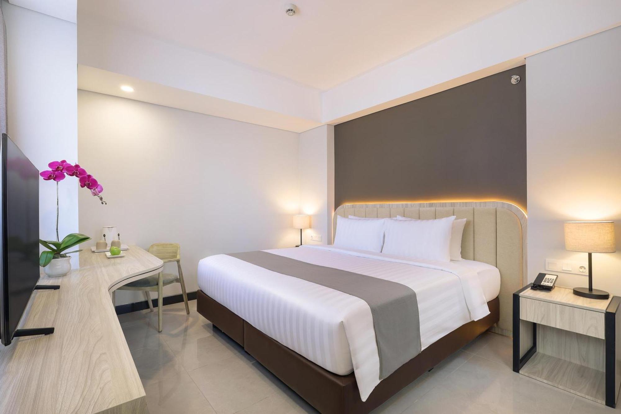 Royal Regantris Kuta Hotel Kuta  Exterior photo