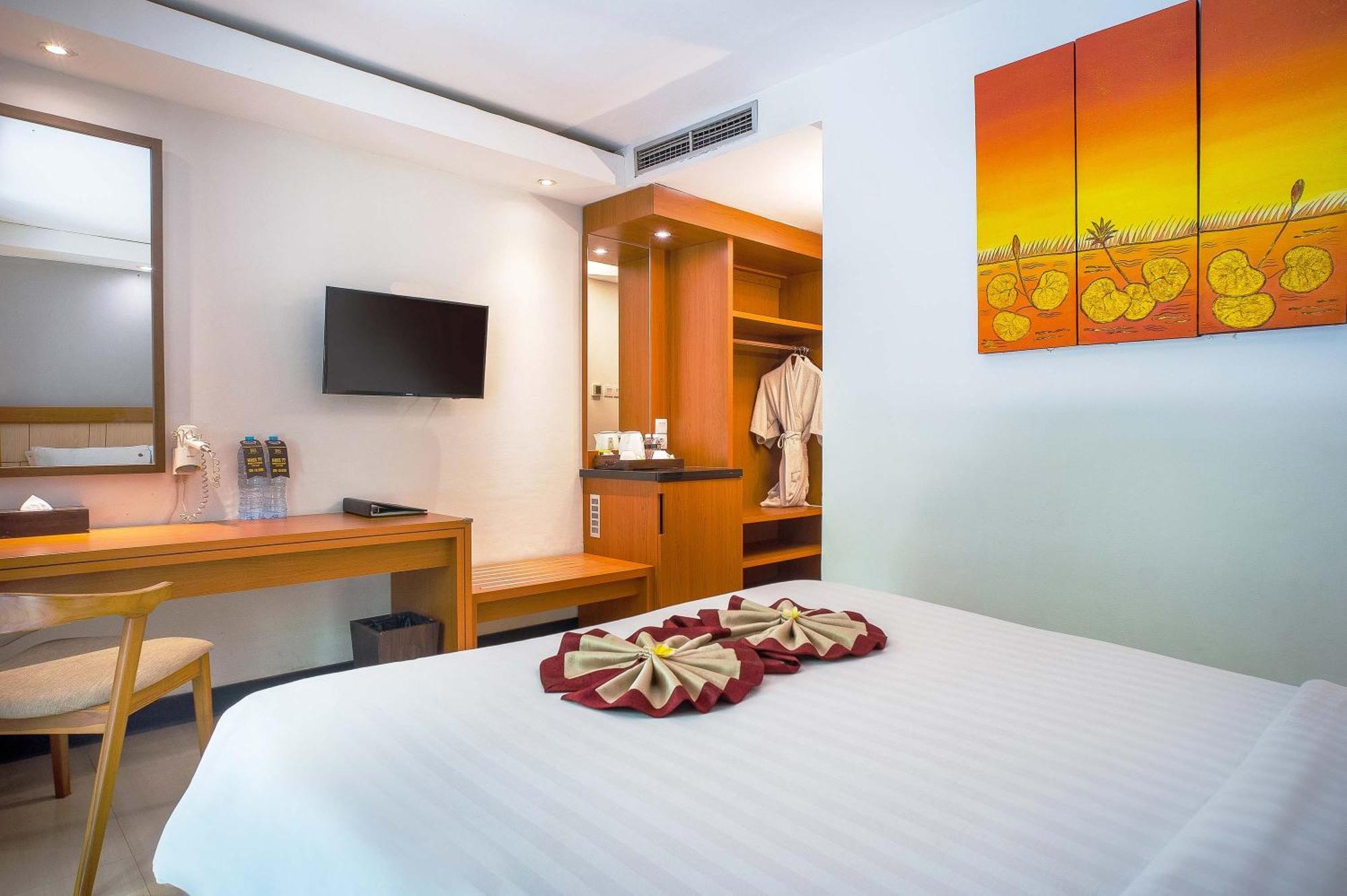 Royal Regantris Kuta Hotel Kuta  Exterior photo