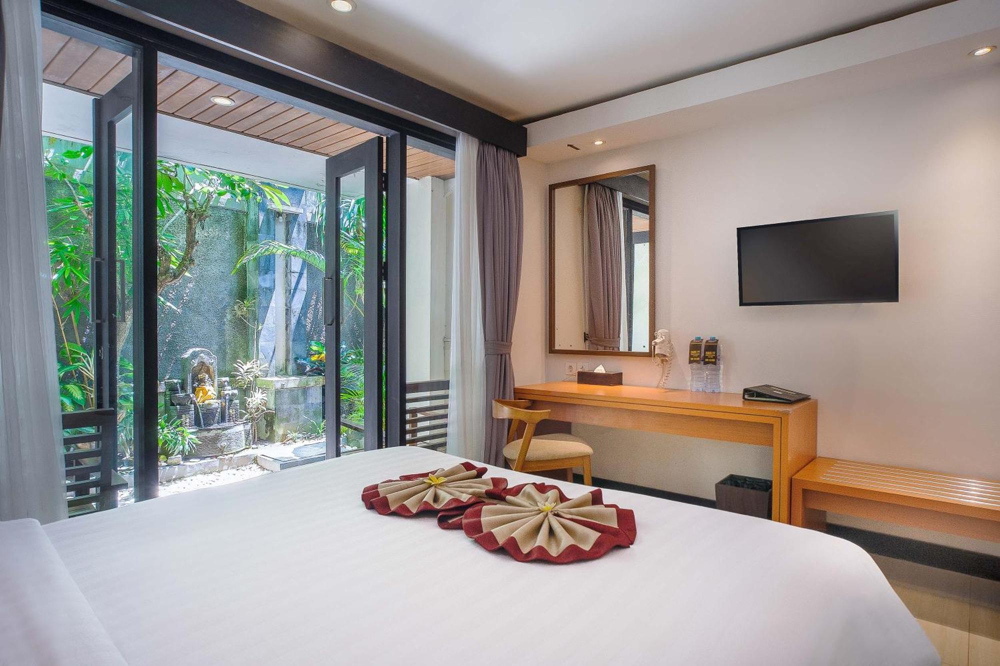 Royal Regantris Kuta Hotel Kuta  Exterior photo
